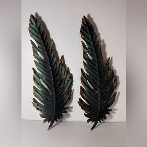 Wall Art Turquoise Feather Metal Accent Hangers On Back Preowned Great Shape